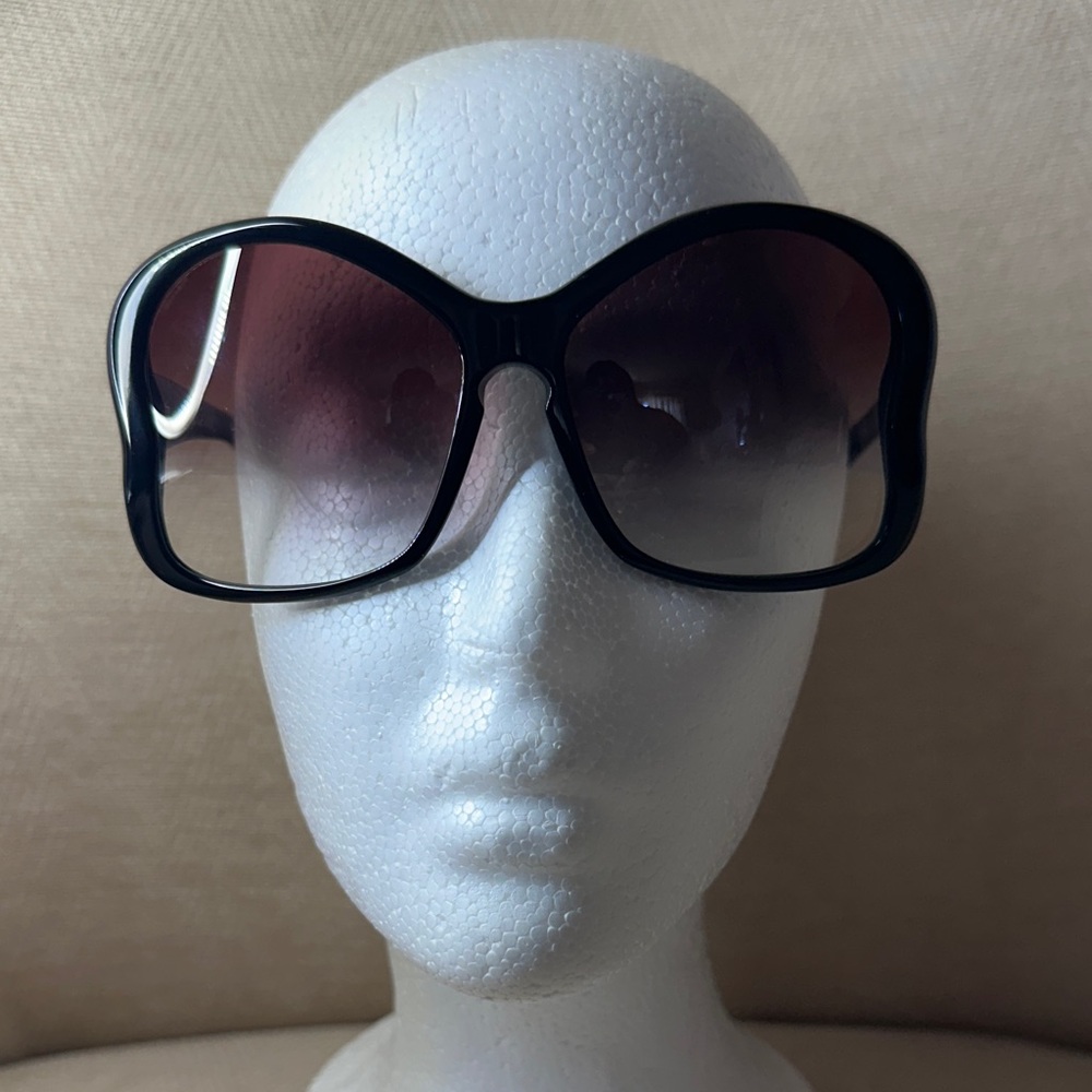 Prada Oversized Black Sunglasses - Picture 9 of 10